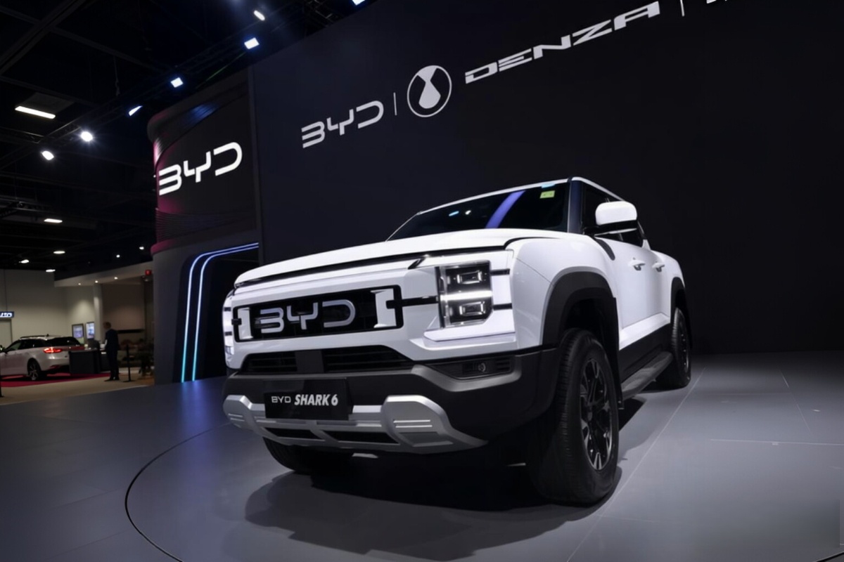  BYD Shark 6 RHD Pickup Trucks Ready for International Shipment from China